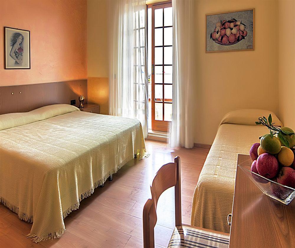 Hotel Apeneste Mattinata Extérieur photo