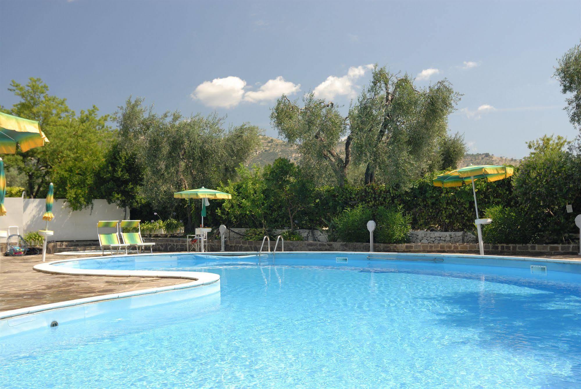 Hotel Apeneste Mattinata Extérieur photo